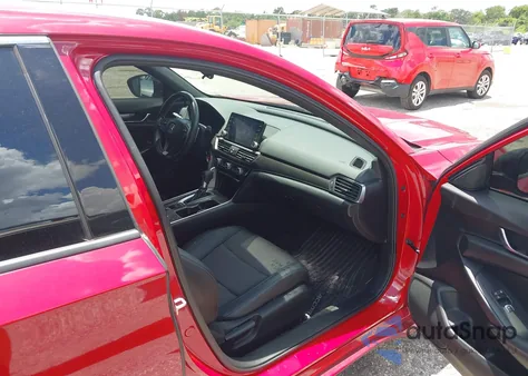 2021 Honda Accord Lx z USA, uszkodzony, nr VIN 1HGCV1F15MA014367